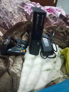 xbox 360 with two controllor