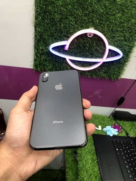 apple i phone xs max / 12 pro max /- 03461809478 0