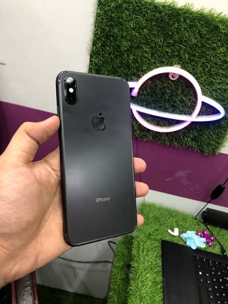 apple i phone xs max / 12 pro max /- 03461809478 2