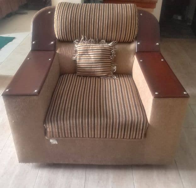 5 setr sofa good condition 3