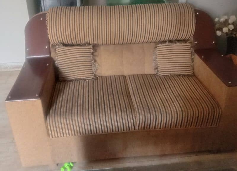 5 setr sofa good condition 4