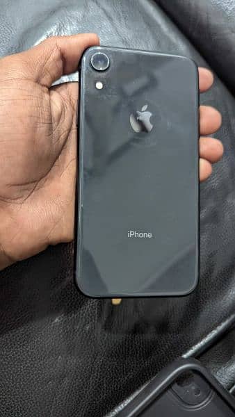 i phone xr Non PTA 4