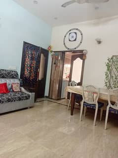 gulberg full house 10 Marla 4 bed ideal location