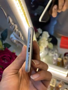 iPhone XR 64 PTA