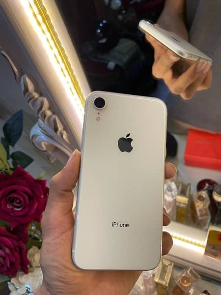 iPhone XR 64 PTA 1