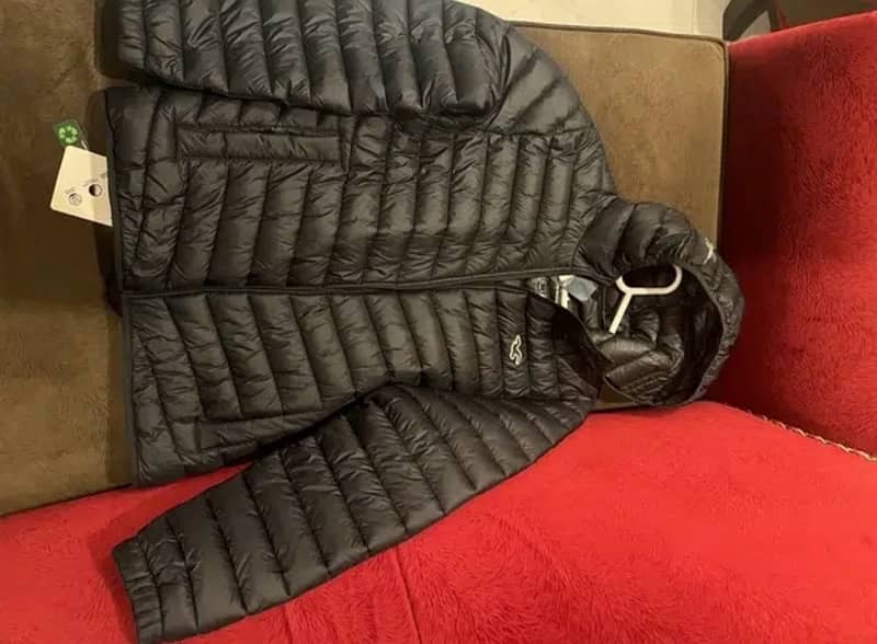 Hollister original puffer jacket. 2