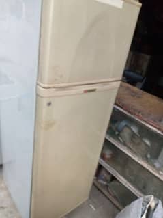 Dawlance Fridge Midem size for sale  conditions is good work 0