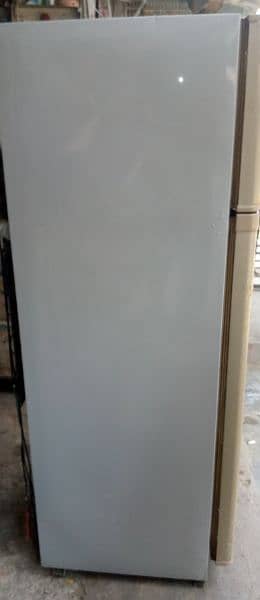 Dawlance Fridge Midem size for sale  conditions is good work 1