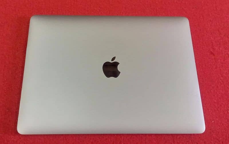 MacBook pro m1 8/512 0