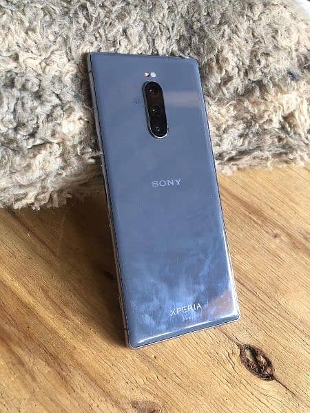 xperia 1, with vingal device, 1