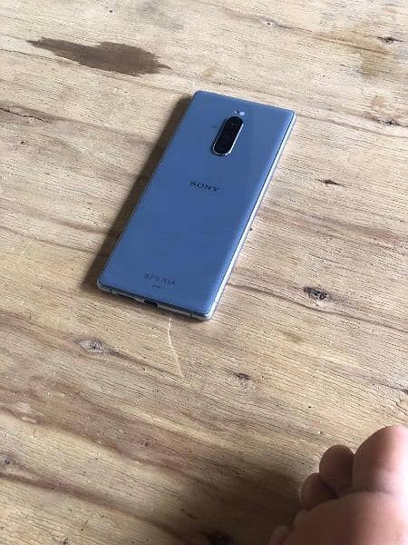 xperia 1, with vingal device, 3