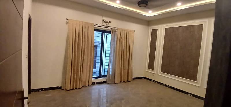 10 Marla Lower Portion Available For Rent In Umar Block Bahria Town Lahore 0