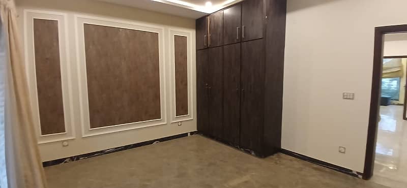 10 Marla Lower Portion Available For Rent In Umar Block Bahria Town Lahore 11