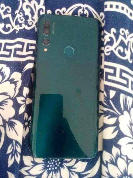 Huawei y9 prime . 4/128 memory. mobile condition 10 by 9.5 4