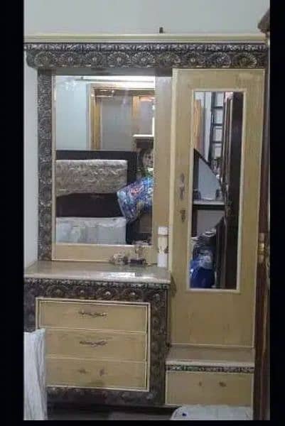 king size bed cupboard nd divider 4