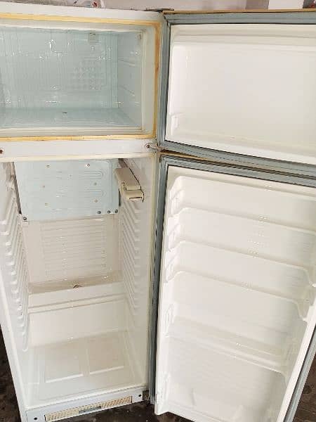 Dawlance fridge new condition 3