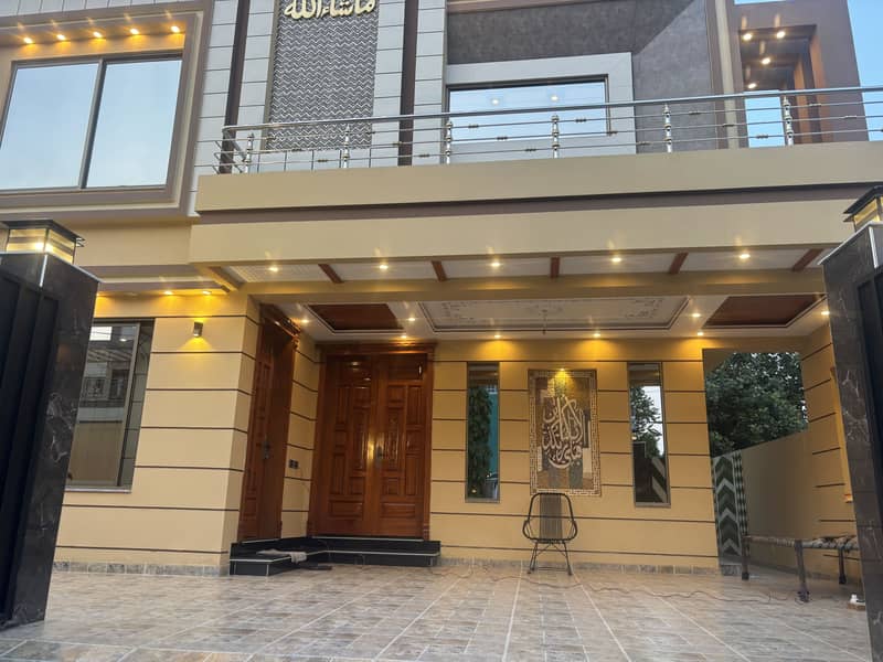 WAPDA TOWN CORNER 10.4 MARLA MODREN STYLE BRAND NEW HOUSE IS AVAILABLE FOR SALE 1