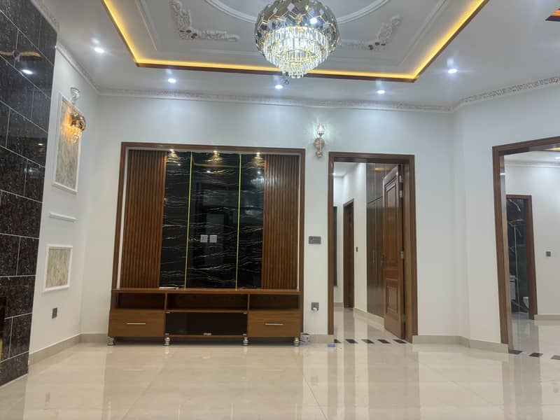 WAPDA TOWN CORNER 10.4 MARLA MODREN STYLE BRAND NEW HOUSE IS AVAILABLE FOR SALE 8