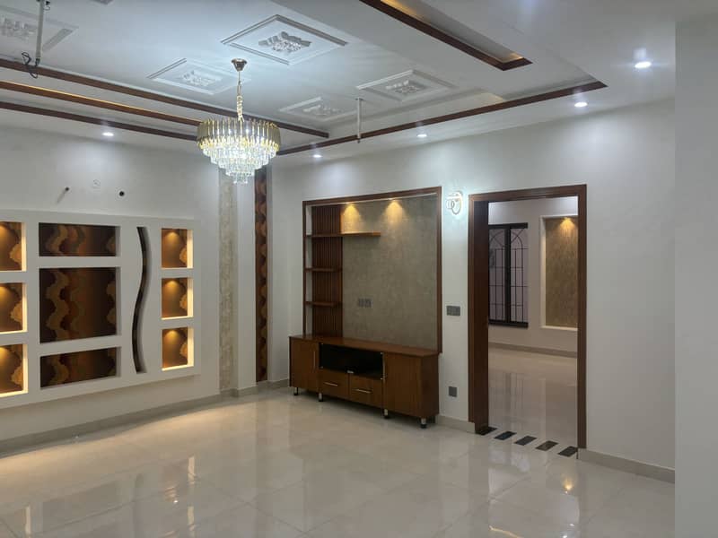 WAPDA TOWN CORNER 10.4 MARLA MODREN STYLE BRAND NEW HOUSE IS AVAILABLE FOR SALE 31