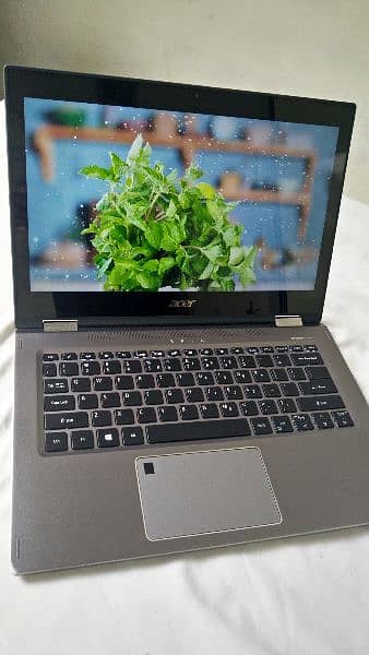 Acer Spin5 13.3" Touchscreen  2 in 1 - i5 (8th Gen) 8 GB - 256 GB SSD 9