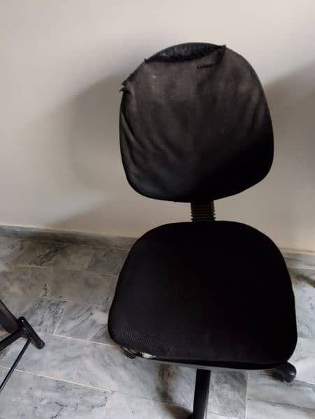 I'm selling my revolving chair 1