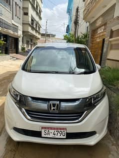 Honda Freed Hybrid B 2018