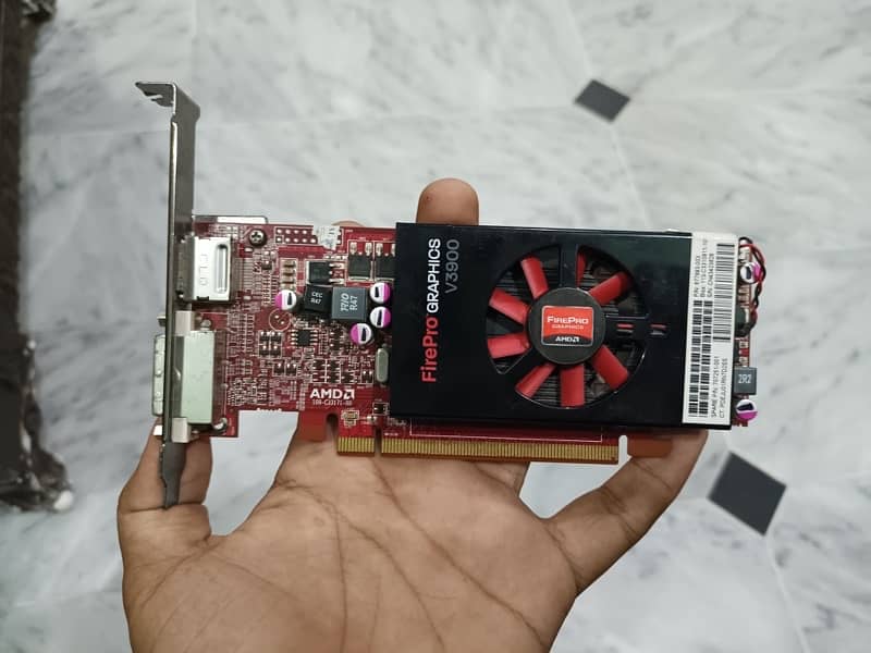 AMD FirePro v3900 1