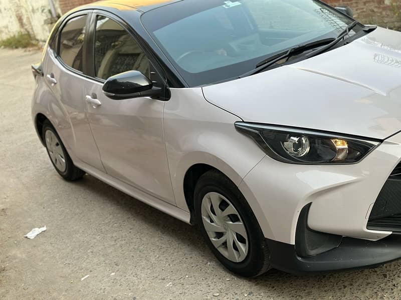 Toyota Yaris 2021 X full option 1