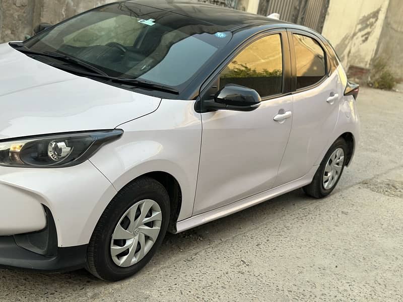 Toyota Yaris 2021 X full option 2