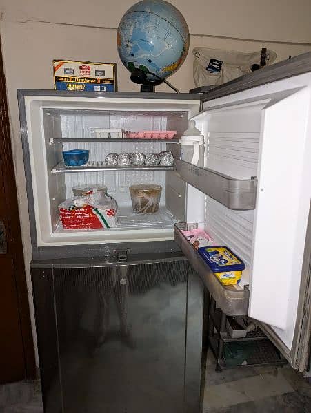 Dawlance original refrigerator perfect condition 3