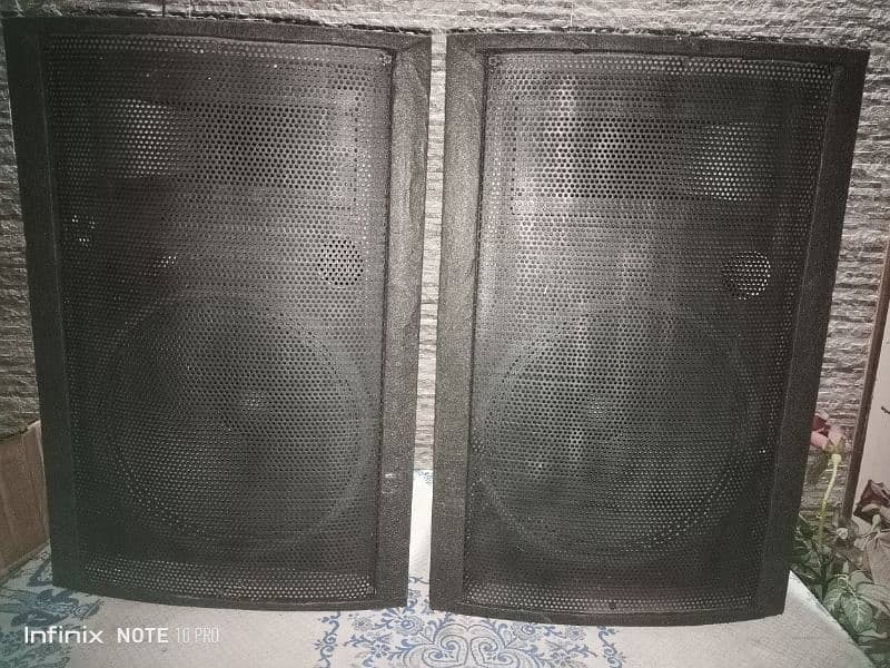 DJ Speakers and Mixer Amplifier 8