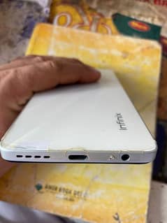 Infinix hot 12 play condition ok daba charger warranty 2 month Baki ha