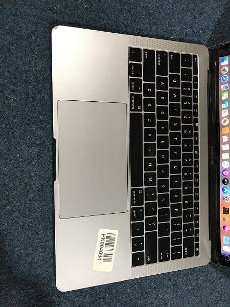 Apple Mackbook Pro 2016 13inch Core i7 16/256ssd condition 10/9.5 1