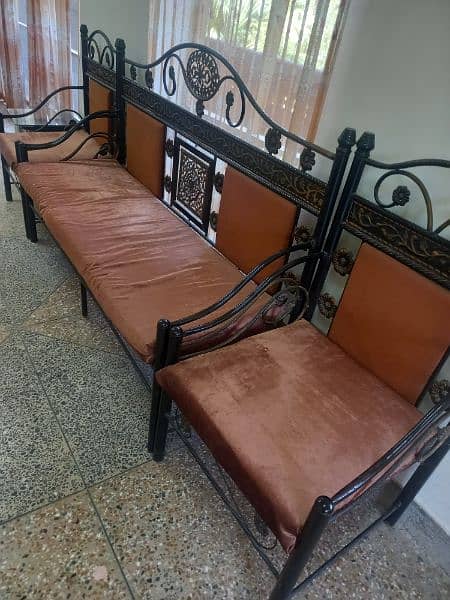 Excellent condition Rod iron  & wooden sofa set for sale 2