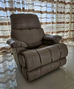 Recliner by Master Offisys