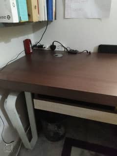 office table price negotiable