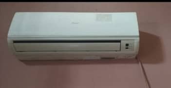 Hiar Ac for Sale, gas full, good working condition