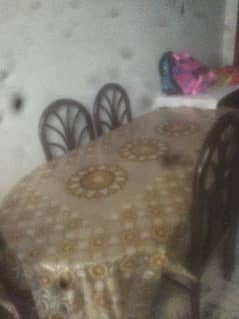 six sitting dinning table good condition 0