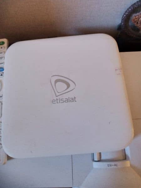 Etisalat android box 9 version with voice command remote 03030028224 5