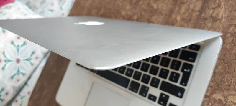 MacBook Air (Early 2014) 4