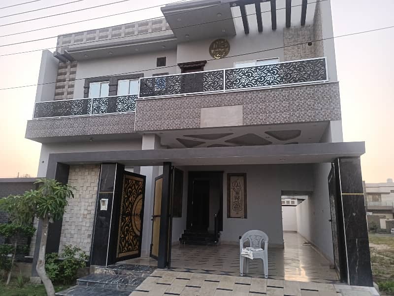 10 Marla Triple Storey Brand New House For Sale 29