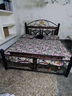 FULL SIZE IRON BED