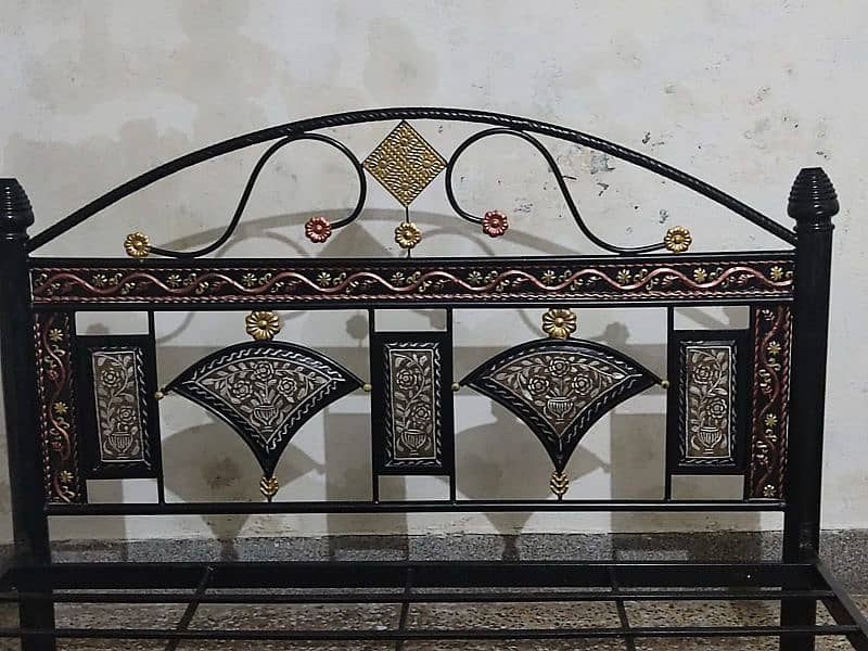 FULL SIZE IRON BED 1