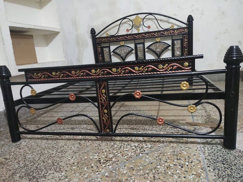 FULL SIZE IRON BED 4