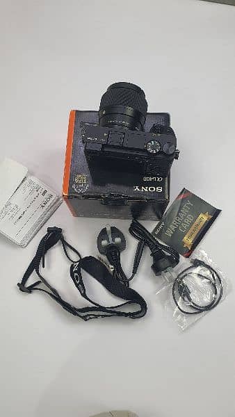 Sony a6400 with 2 bettries & box 1