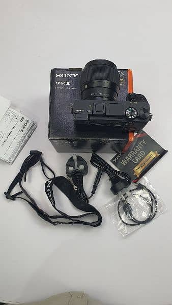 Sony a6400 with 2 bettries & box 2