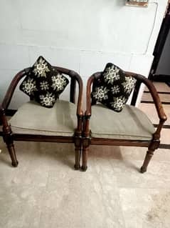 wodden 2 chairs in good condition