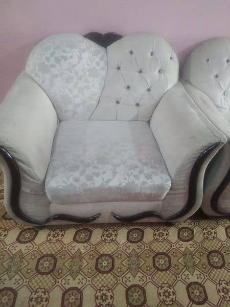 GOOD CONDITION SOFA SET 7 SEATERS 1