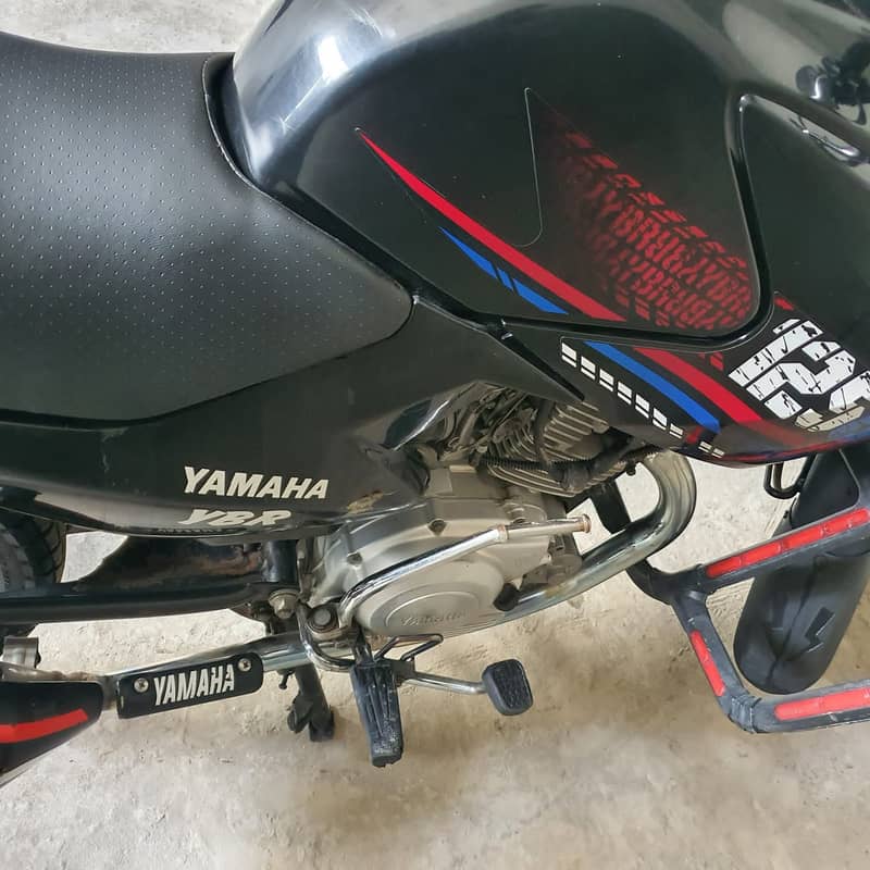 YAMAHA YBR 125-G (2017) MODEL 5