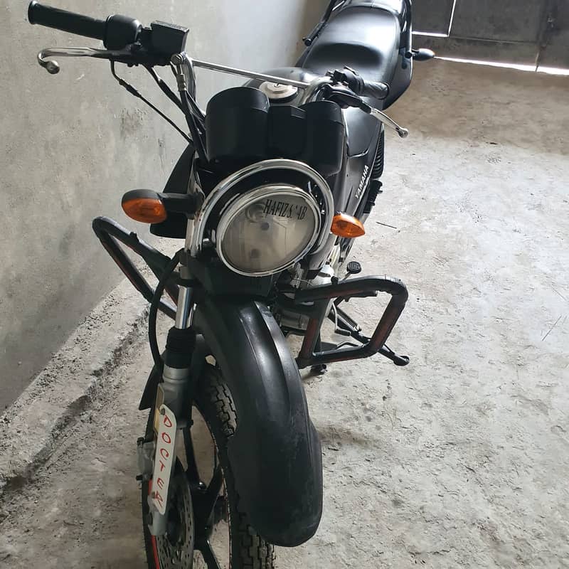 YAMAHA YBR 125-G (2017) MODEL 7